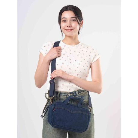 [^ԁF004CE0000]ȋRɊiグĂfjobOBKvŒ̉וɌy₩Əi˔Aĺuƕ֗ȃACevu(R)v݂̂\Lꂽbh^úALEVI'S(R)̕܂܂郌bh^uƓlɐisł͂܂BsǕił͂܂̂ŁAEԕi󂯂ł܂B܂A^u̎ނIт܂̂ŁA\߂܂B