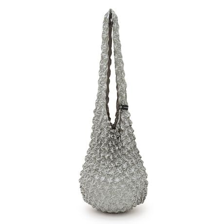 [^:sbn01-wasou0097]LkQ֗̕ȍĩobOyĂȐLk̍obOłBŜɍi肪{ꂽJtȃfUCłB{̓`Zpwi߁x̋Z𐶂AobO̒gɉăTCYLяk݂܂Bk񂾎̑傫͗TCYłBG߂aAm킸yɂ܂BɔE΂ĂGRobOA\p̃TuobOɂ߂łByӎzLk̍fނ̂߁ATCY\Ƒ덷ꍇ܂B炩߂B