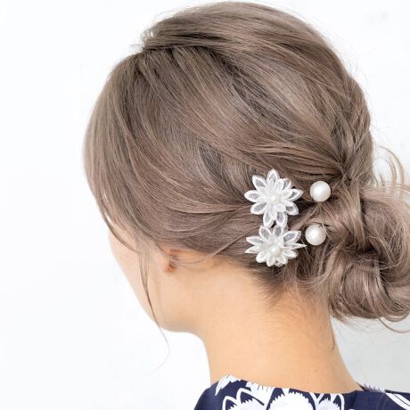 [^:sbn01-kaz0049]pɂhXɂ߁IȃwAANZT[̃wAX^CʂAԂ̔łBtFCNp[Ɠ̂Ԃт̉Ԃ̗DȃfUCłB4_Zbgł̂ŁAɍ킹Rȑgݍ킹łgp܂BԂ̔Ȃ̂ŁA傢ɂ҂łBl⌋Ȃǂ̐UAƎ̌юpłȂ߂ɂ悭łB܂Al̘̏aX^CłȂAmɂp܂BytzUs