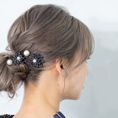 [^:sbn01-kaz0049]pɂhXɂ߁IȃwAANZT[̃wAX^CʂAԂ̔łBtFCNp[Ɠ̂Ԃт̉Ԃ̗DȃfUCłB4_Zbgł̂ŁAɍ킹Rȑgݍ킹łgp܂BԂ̔Ȃ̂ŁA傢ɂ҂łBl⌋Ȃǂ̐UAƎ̌юpłȂ߂ɂ悭łB܂Al̘̏aX^CłȂAmɂp܂BytzUs