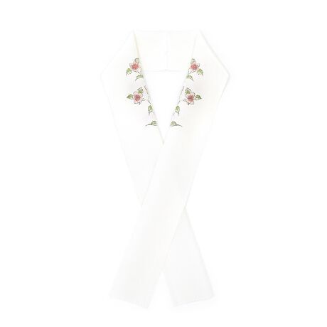 [^:sbn01-eri0053]nG̍Ȑ܁̂ʂA̔܁i݁jłBȍ̉ԁXA`̂悤ȖnGŕ`ꂽiȃfUCłB͒JɎdグꂽ{łBp[eB[ւ̂Ă΂Ȃǂ̋@ɂ߂łBtK⒅AFnȂǃtH[}̒ɍ킹Ă܂BR[fBl[gł́AUڑƂꒅAȂǂ̃JWApƂĂfGłBn͌򂪔A_炩Rȕ̐iVNPOOjłB܂@فE@ق悲ꂩ܂Bɂ͑̑fނœȂADȕii╵͋CƂ͂܂B܂AɐG镔ł̂ŁA肪fP[gȕɂI΂Ă܂B̍ۂɂ̓hCN[jO߂܂B