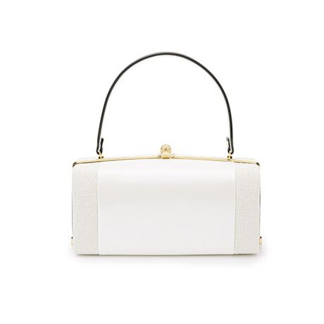 [^:sbn01-bag0020]l⑲Ǝɂ߂ȃnhobOiȔYA̘aobOłB₩ȃGiH̍HɁA؂ւŗTChɂ͉ԓ{ꂽiȃfUCłBƑʂ͑SăGiHɂȂ܂Bl̐U⑲Ǝ̌юpV[łȂAK⒅tAFnɂłBobO̊J́A{F̃t[łB傫J܂̂ŁAgڂŕȀoɂ֗łBp`Ƃ܂A^т̏łS܂Bz₨σ|[`AgѓdbȂǂ[łpIȑ傫łBɂ͖hTCỸRpNgȃ|PbgĂ܂BUȂǂ̂jAFK⒅Ƃ̓̒ɂ悭܂BA̓񎟉p[eB[ł̃hXpɂłBl⑲ƎAł̂ƂT̕ɃIXXłBނɂA\ʂ̉HقȂ܂Bڍׂ͉摜mF