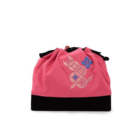 [^:sbn01-kin0016]Ǝ̌юpɂ߂ȁwƂ肦x̋ВobOuhwƂ肦x̏ВłBӂƂkɁi߂jnɁAqԕHhJꂽA͂ȂƂfUCłBńÂ悤ȎG̏㎿ȃ|GXefނłBJWAȂꒅ⑲Ǝ̌юpɂ߂܂BTCÝAX}zⒷzȂǂۂpIȑ傫łBɂ̓|PbgAbvȂǂ̏̂ɂ֗łBВ̌́AѕRłƕ܂܂̂ŁAlW܂鍬GꏊłSĂ܂B̋ВobOŁAȒX^Cy݂B