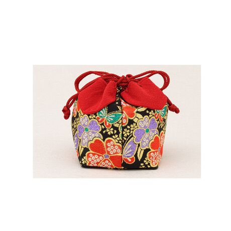 [^:sbn01-kin0027]̓ʂqpВobOFAFgꂽѐnŎdĂВ^̃obOłBJ͏kɑfނ̉Ԃт͂ŁAa؂₩ȃfUCłB܎O̒̂قAĂ̗߂ɂ킹Ă܂BJ͂قǂɂRłƕ邱Ƃł܂BВobO̒ʂ͂ƂȂ̂ŁAĂ^ꂹɎ܂B炵fUC̋ВobOŁAy̓}B