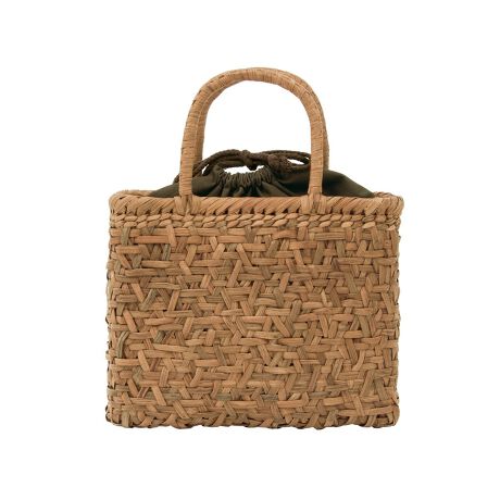 [^:sbn01-bag0035]߂Ă̒ɂ߂ȎRċВobOɕ҂܂ꂽVRfނ̂ВobOłBVRfނ̎R҂ݍ񂾃i`ȍ킹₷fUCłBR̖̕\ʂ킢ŕRɂĕ҂ĂłBVRfނ҂݂ł邽߁AAAAĂꍇ܂AgނɏÂÂłȂ߂炩ɂȂĂ܂BԂg܂̂ŁAoقǂɁA킢̂镗y݂܂B߂͂AP߂̐Fn⏬AۂȂǉẴJWAɂ悭łB܂AłȂAĩt@bVɂ₷ӂfUCłByӎz̋В͒Eł܂BĖڂTCYɂ͌̍܂BAAĂꍇ܂Ai̓łsǕił͂܂ipgpƂœł܂jB炩߂B