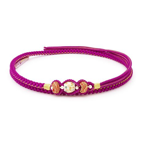 [^:sbn01-foz0010]l⌋̐Uɂ߂ȑђ߁ƕ҂܂ꂽ߂̎lgŁAP؂ȑђ߂łBɂ͍̕`ꂽ傫xʂ𒆐SɁAtFCNp[YꂽcŏĂ܂Bl̐U͂߁Ap[eB[ł̉؂₩Ȓ␷ɂ߂łBђߑŜɂ͋DグAi͋CɎdオ܂BЕ̖[͂S{ɕAlXȕς茋тy݂܂BʓIȌѕƂẮAוR𗆐ɊtARƈꏏɃ{΂肳悤łBђ߂̑Iѕɖ́ÃCJ[ɍ킹ĂƖłB؂₩ȍђ߂ŁAfGȒX^Cy݂B