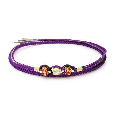 [^:sbn01-foz0010]l⌋̐Uɂ߂ȑђ߁ƕ҂܂ꂽ߂̎lgŁAP؂ȑђ߂łBɂ͍̕`ꂽ傫xʂ𒆐SɁAtFCNp[YꂽcŏĂ܂Bl̐U͂߁Ap[eB[ł̉؂₩Ȓ␷ɂ߂łBђߑŜɂ͋DグAi͋CɎdオ܂BЕ̖[͂S{ɕAlXȕς茋тy݂܂BʓIȌѕƂẮAוR𗆐ɊtARƈꏏɃ{΂肳悤łBђ߂̑Iѕɖ́ÃCJ[ɍ킹ĂƖłB؂₩ȍђ߂ŁAfGȒX^Cy݂B