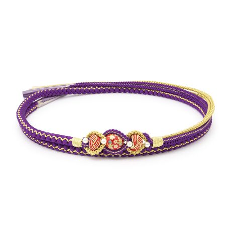 [^:sbn01-foz0010]l⌋̐Uɂ߂ȑђ߁ƕ҂܂ꂽ߂̎lgŁAP؂ȑђ߂łBɂ͍̕`ꂽ傫xʂ𒆐SɁAtFCNp[YꂽcŏĂ܂Bl̐U͂߁Ap[eB[ł̉؂₩Ȓ␷ɂ߂łBђߑŜɂ͋DグAi͋CɎdオ܂BЕ̖[͂S{ɕAlXȕς茋тy݂܂BʓIȌѕƂẮAוR𗆐ɊtARƈꏏɃ{΂肳悤łBђ߂̑Iѕɖ́ÃCJ[ɍ킹ĂƖłB؂₩ȍђ߂ŁAfGȒX^Cy݂B