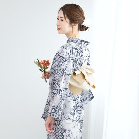 [^:sbn01-yfmset005]čՂɂ߂ȓ񕔎Zp[g3_ZbgR[fBl[gς݂̏pZp[g3_ZbgłBXJ[gɗߌ^̏㒅HD邱Ƃŗ߂Ɍ񕔎̗߂łBȒPɒt܂̂ŏS҂ɂ߂łBXJ[gƂĂA߂ƂĂy݂܂Bт́ÂɊČŌł^Cv̑тƂȂ܂BEGXgɗTChɂ̓SXJ[ǧ`łBVɁu͂蕔v̕ʕzł藁߂̌ڂɍSƂȂ܂Bł\ȁA􂦂钅łBĂ̂ՂԉΑȂǂŁA₩Ŕpy݂Bagh̍Ő[ɁBwfloro by SOUBIENxit[j́Aڂ䂭agh̍Ő[ɒǂ߁Au~vuĂ݂voÅSOUBIEÑvCx[guhłBWnɔꂸAV[ɋ߂aX^CWJAs̐lCAâ𖣂Ƃz܂ByӎzZbge̕ύXAl͏Ă܂Bтł͂܂BBeɂAۂ邭ꍇ܂Bn͓Kxɔ܂BTCY\L͖cmłB̓sA߂Ƃ͂z̐F኱قȂꍇ܂B\߂B