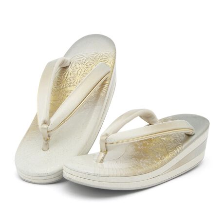 [^:sbn01-zgl0078]Ǝ␬lA瑕ɂ߂ȍiȔYAp̍łBV͌^Ŗ̗tɗ𕂂オ点iȃfUCŁAtH[}ȏɂӂ킵Y킹܂B́A悢̎OcłBl̐U⑲Ǝ̌т͂A̗K⒅ɍ킹ĂfGłB́AnEl̎dɂdグꂽAM̍{łBɂ́A~߂̃S䂪tĂ܂B̑ɂ͓KxȃNbVAsɂ鑫ւ̕Sy܂B@ɂ̓\tgȑfނ́uDԏvgpĂ܂B̏oꂪ₷A@h~Nёfނ{Ă܂B𑫉Ă邾łȂAKȒpT|[g܂Bڂ̉炵łȂA₷ɂiłB؂₩ō闚́AƎ⌋Ȃǐ̓ɂg܂B̎dグƂȂiȑŁAN̔py݂Byӎz≺ʂȂǂ̗́A܂ƕ@̌`󂪕ω邽߁Âԕi͏Ă܂BӂB