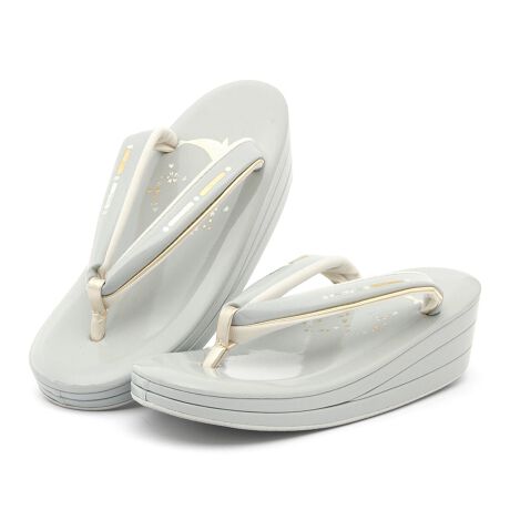 [^:sbn01-zgl0080]Ǝ␬lA瑕ɂ߂ȍiȔYAp̍łBVƕ@A͉₩ȃGiHłB̌~̃`[t̒𕬂グVѐŜfUCłB́A悢̎OcłBl̐U⑲Ǝ̌т͂A̗K⒅ɍ킹ĂfGłB́AnEl̎dɂdグꂽAM̍{łBɂ́A~߂̃S䂪tĂ܂B̑ɂ͓KxȃNbVAsɂ鑫ւ̕Sy܂B@ɂ̓\tgȑfނ́uDԏvgpĂ܂B̏oꂪ₷A@h~Nёfނ{Ă܂B𑫉Ă邾łȂAKȒpT|[g܂Bڂ̉炵łȂA₷ɂiłB؂₩ō闚́AƎ⌋Ȃǐ̓ɂg܂B̎dグƂȂiȑŁAN̔py݂Byӎz≺ʂȂǂ̗́A܂ƕ@̌`󂪕ω邽߁Âԕi͏Ă܂BӂB