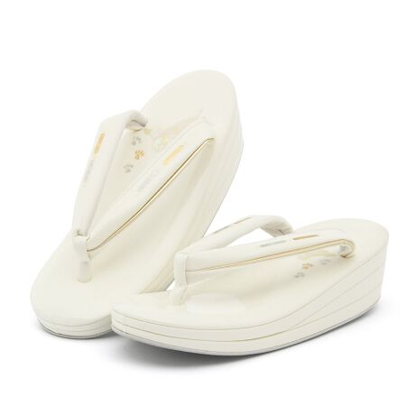 [^:sbn01-zgl0081]Ǝ␬lA瑕ɂ߂ȍiȔYAp̍łBVƕ@A͉₩ȃGiHŁǍ`ɗ{VѐŜfUCłB́A悢̎OcłBl̐U⑲Ǝ̌т͂A̗K⒅ɍ킹ĂfGłB́AnEl̎dɂdグꂽAM̍{łBɂ́A~߂̃S䂪tĂ܂B̑ɂ͓KxȃNbVAsɂ鑫ւ̕Sy܂B@ɂ̓\tgȑfނ́uDԏvgpĂ܂B̏oꂪ₷A@h~Nёfނ{Ă܂B𑫉Ă邾łȂAKȒpT|[g܂Bڂ̉炵łȂA₷ɂiłB؂₩ō闚́AƎ⌋Ȃǐ̓ɂg܂B̎dグƂȂiȑŁAN̔py݂Byӎz≺ʂȂǂ̗́A܂ƕ@̌`󂪕ω邽߁Âԕi͏Ă܂BӂB