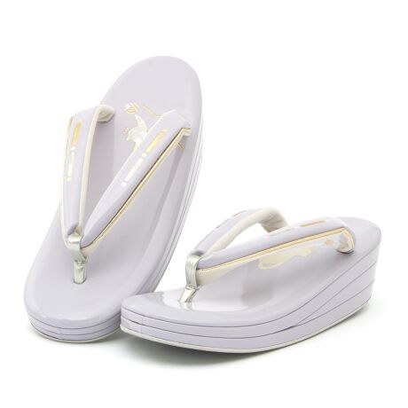 [^:sbn01-zgl0084]Ǝ␬lA瑕ɂ߂ȍiȔYAp̍łBVƕ@A͉₩ȃGiHŁAĽ`ɗ{VѐŜfUCłB́A悢̎OcłBl̐U⑲Ǝ̌т͂A̗K⒅ɍ킹ĂfGłB́AnEl̎dɂdグꂽAM̍{łBɂ́A~߂̃S䂪tĂ܂B̑ɂ͓KxȃNbVAsɂ鑫ւ̕Sy܂B@ɂ̓\tgȑfނ́uDԏvgpĂ܂B̏oꂪ₷A@h~Nёfނ{Ă܂B𑫉Ă邾łȂAKȒpT|[g܂Bڂ̉炵łȂA₷ɂiłB؂₩ō闚́AƎ⌋Ȃǐ̓ɂg܂B̎dグƂȂiȑŁAN̔py݂ByTCYڈz܂TCYA܂͗oTCY߂łBá̗AƂoŊiDǂƂĂ܂Byӎz≺ʂȂǂ̗́A܂ƕ@̌`󂪕ω邽߁Âԕi͏Ă܂BӂB