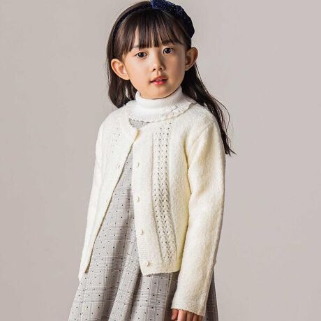 [^ԁF1725-77043]-25AW-_炩Ȍ݂̂jbgJ[fBKBfUCtg̕҂ݖ͗l肰Ȃ\YfUCB₦ދG߂Ƀsb^̃ACeŃfC[g痷sȂǂɂ߁BItzCgƃlCr[̂QFWJłB̃S`[A|CgɂȂĂ܂BfUC̃xr[pTCYi1705-77018jWJĂ̂ŁAoł̃NR[fy݂܂Bf/@\O{^JɂȂĂ̂ŁAւX[YB悢݂_炩|CgłB1705-77018Fxr[pJ[fBK25H~ACeyTartine et Chocolat@(^eB[k G VRjz1977NɐݗꂽAjtX̎quhłBtX̓`Iȏ㎿킸AV[YVC[WĂ^eB[k G VR ́Aݗ̑z󂯌piĂ܂B{ł̏íAtX̃IWiijƂāA{̎qB ɎJ[fUCɃAWAWJĂ܂B