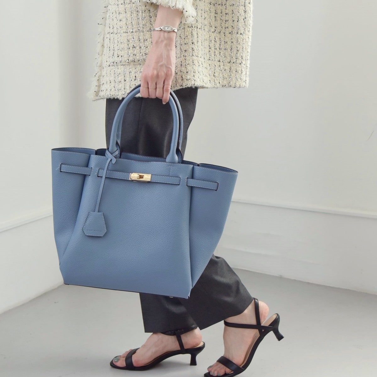 quaranciel: A4 ベルト トート