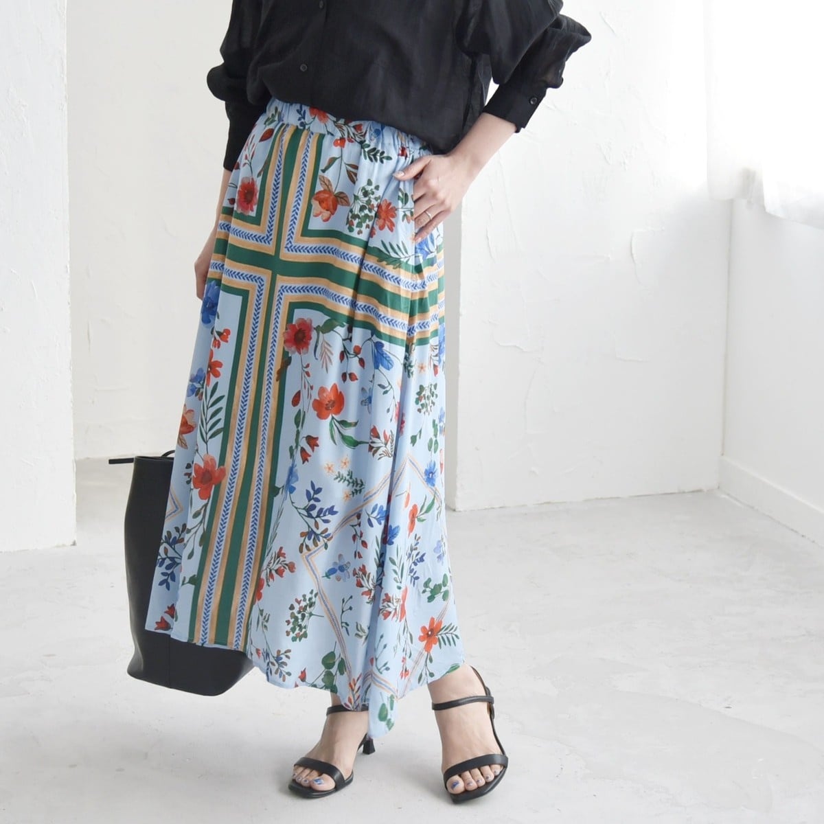 カランシエル（quaranciel）/quaranciel: SPRINTEX フラワーパネル柄 スカーフ フレア スカート quaranciel: SPRINTEX フラワーパネル柄 スカーフ フレア スカート