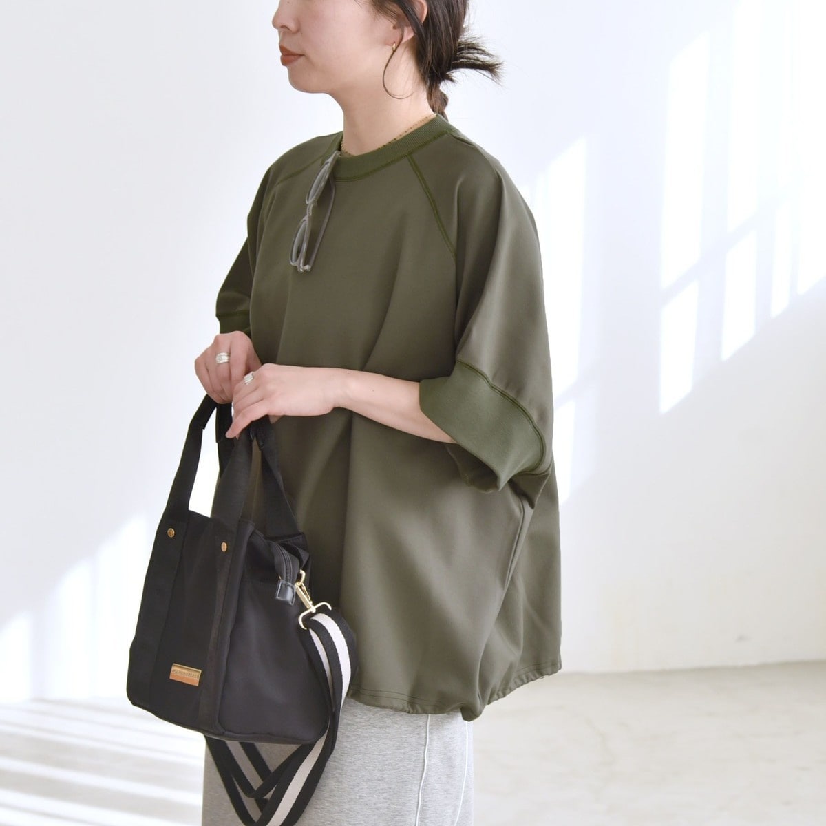 ANGE IN DISGUISE:〈手洗い可能〉コットン フォト & ロゴ TEE