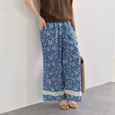 quaranciel:〈洗濯機可能〉フラワー プリント セミフレア パンツ