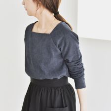 《追加予約》quaranciel:〈洗濯機可能〉ポリエステル ベロア スクエア ネック プルオーバー