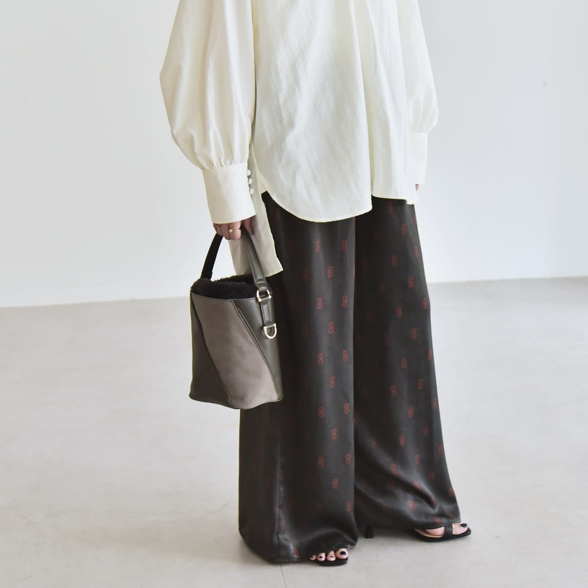 yo-yo　新品タグ付◉ BLACK かぐれ リネンボリュームパンツ 78ce014-87278-d01b.jpg