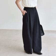 《予約》quaranciel:〈洗濯機可能〉ダブルクロス ウエスト ライン タック ワイド パンツ