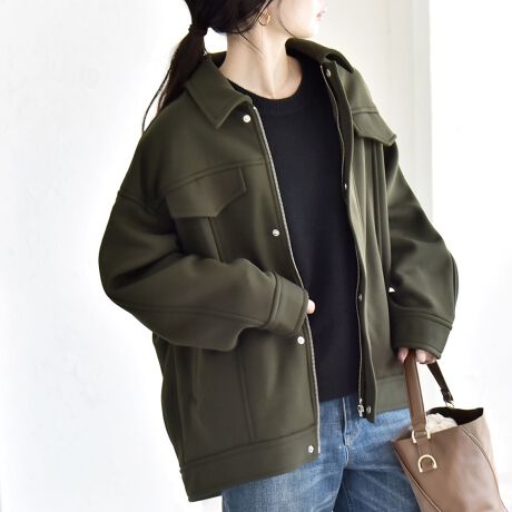 [^ԁF614060008]2025AWquarancielfUCG߂̕ςڂɏd󂷂AlJWAȃI[o[TCỸVcu]BtgɎ{傫߂̃tbv|PbgƁA߂̐؂ւCfUC|CgɁBƒ邾ŗ̓IŊۂ݂̂tHoĂ܂B⑳ɂ̓Xeb`āAVvȂ肰ȂANZgɁWbvB䗃dĂȂ̂ŁAJWAȈۂɂȂ肷lۂX^COɂ}b`܂Bƒɒ߂郋[YVGbg̃WPbǵA犦Ȃ܂ŃOV[Y􂷂ꒅłBfށEƒ\i@OKjE悢݂ƃn̂闠Nт̃_{[fށEyAƃVGbgoĂ̂R[fBl[ĝ郏ChpcȂǂƍ킹AbNX̂郂[hȃX^CO߁B^[gVcCΑlۂLC߂ȈۂɁBXEFbgJbg\[ƍ킹ĎvJWAȒȂfGłB-------------------------------------ň݁FLkFLF򊴁Fn@F􂢁F-------------------------------------yX^btpRgzg:160cm/̌^:אg/iTCY:S/pTCY:ONE SIZETCYFgEɂƂ肪胊bNXTCYB̓qbvB钷łBSnFn̐nłB-------------------------------------ڍגpX^bt:160cm@pTCY:ONE SIZEEC背[x̂߁AX܂ł̓WJ͂܂BN[jO͑܂oĕۊǂĂB̓ꏊ⍂ɂȂꏊł̕ۊǂ͔ĂBƖ̊֌Wp\REX}[gtHȂǂ̊ɂAFقȂČꍇ܂Bi̐F́Aڍׂ̐nAbv摜QƂBipׂɁAAeV^OEl[KmF̏Ap͂舵B摜̏i̓TvłBۂ̏iƎdlAHATCY኱قȂꍇ܂B