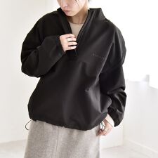 quaranciel:〈洗濯機可能〉ハーフ ジップ ロゴ 刺繍 ドロスト プルオーバー