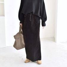 《予約》quaranciel: ポリエステル ベロア Iライン ナローシルエット スカート