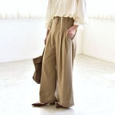 《予約》quaranciel:〈洗濯機可能〉ハイウエスト ボタン 2タック ワイド パンツ