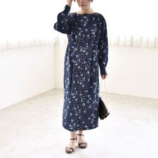 quaranciel: ドット フラワー プリント Iライン ギャザー ワンピース