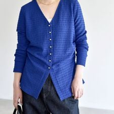 quaranciel:〈洗濯機可能〉ジャカード ジャージー Vネック ギャザー カーディガン