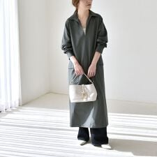 《予約》quaranciel:〈洗濯機可能〉Vネック スキッパー ロング シャツ ワンピース