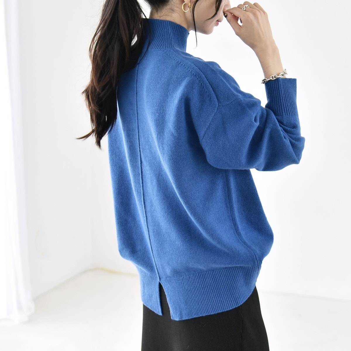 予約》〈手洗い可能〉AQUA カシミヤ ミックス ハイネック スリット