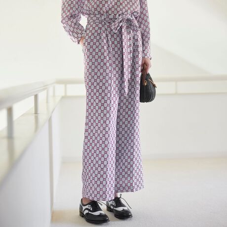 [^ԁFK1R18528__]OWA[̂ڂ䂭vgpcyfށzŎ􂢂łEHbVudlŃC[W[PAȂAlCNȕ\ƃhCȔG肪̑fނłB[v̂ȂPaul Stuart̃CjV́uPSvBꂽVѐŜvgłByfUCznCEGXgłQ^bNChpcłBɌĂꂢɗVGbgŏiȃpcX^C肾܂BƂ̂郊bNX̂ꒅłB̃xgŃEGXg}[NăX^COɃANZg܂Bfނ̃uEX(K1L08528)ƍ킹ăOWA[̂ZbgAbvX^ĈقAVcuEXjbg킹ŏiȃX^CO߂łBfނ̃uEXFK1L08528fifBe[摜j:H171cm B82 W60 H86 H25.5pTCY:6