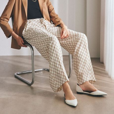 [^ԁFK1R18528__]OWA[̂ڂ䂭vgpcyfށzŎ􂢂łEHbVudlŃC[W[PAȂAlCNȕ\ƃhCȔG肪̑fނłB[v̂ȂPaul Stuart̃CjV́uPSvBꂽVѐŜvgłByfUCznCEGXgłQ^bNChpcłBɌĂꂢɗVGbgŏiȃpcX^C肾܂BƂ̂郊bNX̂ꒅłB̃xgŃEGXg}[NăX^COɃANZg܂Bfނ̃uEX(K1L08528)ƍ킹ăOWA[̂ZbgAbvX^ĈقAVcuEXjbg킹ŏiȃX^CO߂łBfނ̃uEXFK1L08528fifBe[摜j:H171cm B82 W60 H86 H25.5pTCY:6