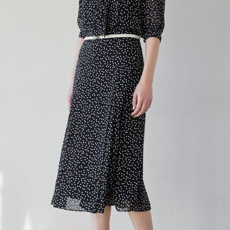 [^ԁFK1S28534__]{bNXv[cGKgȃhbgXJ[gyfށziȃVA[ƂƂhC^b`̕\ʊ̃hr[VtHfނgpĂ܂B_炩ȕƃ}bgȎ̑fނłB_ɔzꂽhbgvg͏iǂNVJȕ͋C܂ByfUCzOɃ{bNXv[c{ƂC̃XJ[głBтɃv[cy₩ɗhGKgȃVGbg肾܂BOEGXg͂茩AEGXg̓SdlŗSn̗ǂƃgbvXCX^CꂢɊ܂Bfނ̃uEX(K1L10534)Ƃ̃ZbgAbvŉ؂₩ȃX^COdオقAPiXJ[gƂĂlXȃgbvXiɎ䂫ĂꒅłBfނ̃uEXFK1L10534fނ̃s[XFK1J09534Ŏ􂢂łEHbVudlłB