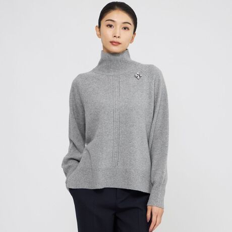 [^ԁFK1N18639__]肰Ȃ҂ݕiȃnClbNvI[o[yfށzI[XgÃW[nŐr̗rтgpĂ܂BFxfނőN₩ȐF\Ă܂B_炩ȕƔGŊ炩ȕ\ʊ̑fނłByfUCzǂƂ̂TCỸnClbNjbgvI[o[łBOgS̃ACbg肰ȂfUC|CgƂȂĂ܂BOX[ubNX̂钅Sn肾܂BɑO㍷ɃXbgAꖇłfACełBpcAXJ[g킸lXȃ{gɍ킹₷ACełBjAX̂X^CO郉CgO[AR[fBl[g̍FɂȂ[݂̂sNAGKgȕ͋C̃x_[A_炩Ȉۂ̃Cgx[ŴSFWJłBfނ̃vI[o[FK1N19639fifBe[摜j:H171 B77 W59 H87 pTCY:6