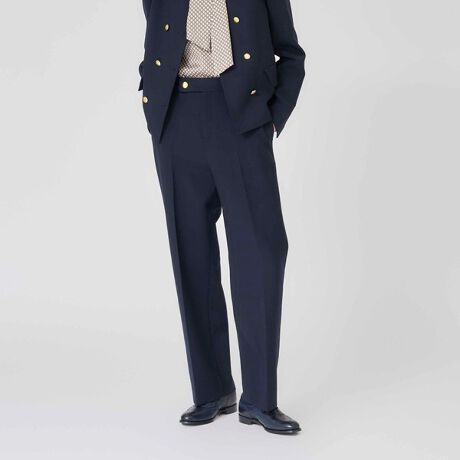 [^ԁFK1R18638__]IIt킸􂷂{^|Cg̃Xg[gpcyfށzǂ̓dDfނgpĂ܂BXgb`̂fނŒSn̗ǂ܂B_炩ȕƃhCȔGŒV[Ypł܂BVɂȂɂh퐫̋@\Ă̂|CgłByfUCz|[EX`A[g̃ACR}[N{^|Cg̃Xg[gpcłBr̃CꂢɌVGbgƗSn̗ǂɂꒅłBEGXgƃ|PbgɃXeb`{A㎿Ɏdグ܂Bfނ̃WPbg(K1E33638)Ƃ̃ZbgAbv͐ꂽX^CO܂BPi{gƂĂlXȃR[fBl[gɍ킹₷AiȃpcX^C肾܂Bfނ̃WPbgFK1E33638fifBe[摜j:H171 B77 W59 H87 pTCY:6