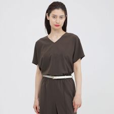 【ウォッシャブル/防しわ性】ソフトストレッチ　Vネックブラウス