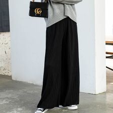 メゾンドラティール(maison de LATIR)のリピ続出！秋冬プリーツリブワイドパンツ。形状記憶でシワしらず。ボトムス　パンツ ハイウエスト