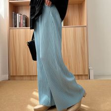 メゾンドラティール(maison de LATIR)のリピ続出！秋冬プリーツリブワイドパンツ。形状記憶でシワしらず。ボトムス　パンツ ハイウエスト