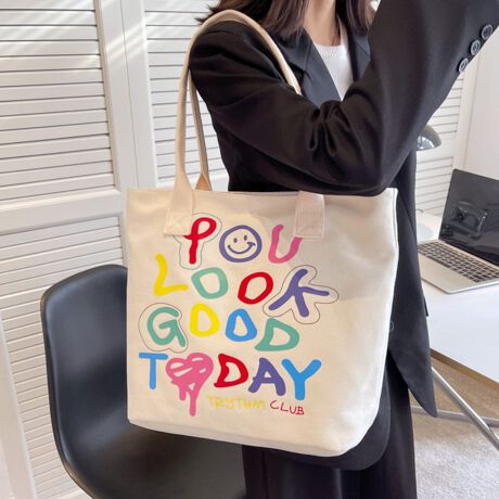 [^:ri-bag-0358-c]1ƏeʃJt|bvȃg[gobOo<br>t@Xi[}`A|PbgȂǉוƂɕ֗ȃg[gobOłB<br>蕔͊ȑfނɂ̂ŁAוĂ芴ocOI<br>VvłA\̃JtŃ|bvȗVѐSfUCANZgɂȂAĊOǂȃR[fɂXbƓł܂B<br>ʋ΁AʊwA}U[YobOȂǕLV[Ŋ􂵂Ă邱ƊԈႢȂI<br><br>ӎ<br>Eg̃j^[[ɂAEFۂ̏iƈقȂČꍇ܂B<br>E\LTCY͑ɂ1`2cm̌덷ꍇ܂B܂B