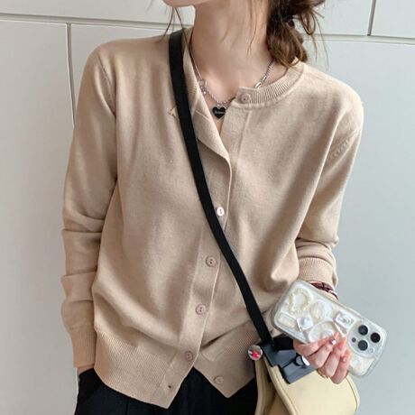 [^:ri-cd-0093-c]ɗD{[ƁAӂƂ͓IȃN[lbNJ[fBKB_炩Sn悭AbNXCŒ܂BgɂƂfUCŁA₷KQIƂ҂ݒnŁA{^𗯂߂΁AgbvXƂĂy߂fUCłBRpNgȌ`ȂA悢芴́B⑳̃uƒ܂AŜɃn܂AlĂ܂BӎEg̃j^[[ɂAEFۂ̏iƈقȂČꍇ܂BE\LTCY͑ɂ1`2cm̌덷ꍇ܂B܂B