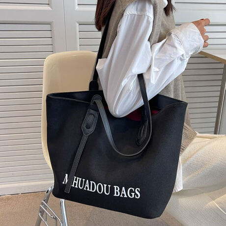 [^:ri-bag-0395-c]A4TCỸt@Cm[gp\RAɂ̓ybg{g܂ŁAՂ[łg[gobOB<br>ɎgĂ鐶nƌ`ۂAꂽۂ^Ă܂B<br>VbNȃfUCȂ̂ŁAǂȃX^Cɂ}b`₷AfC[[X͂Aʂȓɂ҂B<br>LV[Ŋ􂵂ĂDGACełB<br><br>ӎ<br>Eg̃j^[[ɂAEFۂ̏iƈقȂČꍇ܂B<br>E\LTCY͑ɂ1`2cm̌덷ꍇ܂B܂B