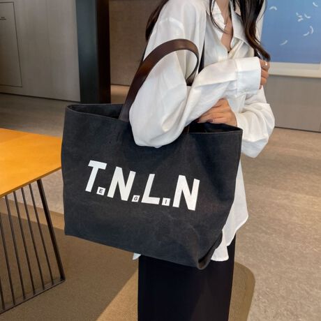 [^:ri-bag-0396-c]ŷŎ^т₷A␅ɂƂg[gobOB<br>ɗDAӂƂ_炩ȎG̐ńA݂肵ƂĂ̂ł񕨂ĂSłB<br>x[XJ[ƈ炵SfUC͒j킸g₷Aigɂ҂B<br>A4TCYm[gp\RA}C{gȂǂ[łeʂȂ̂ŁAʋ΂ʊw͂AsoAƂȂǕLV[Ŋ􂵂܂B<br><br>ӎ<br>Eg̃j^[[ɂAEFۂ̏iƈقȂČꍇ܂B<br>E\LTCY͑ɂ1`2cm̌덷ꍇ܂B܂B