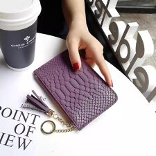 身軽なお出かけに頼れるカラビナリング付マルチケース