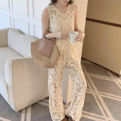 [^:ri-set-0071-c]NVF҂݂̃^NgbvƃXg[gpc̃ZbgAbvB<br>ÂȂ肷AiŗۂɎdオ܂B<br>ӂƂTCYRȔoACɂȂ锧肰ȂJo[Ă̂|CgB<br>r[`ł͐̏ɂƉHD̂߂ŁA][gR[fɂ􂵂Ă܂B<br><br>ӎ<br>Eg̃j^[[ɂAEFۂ̏iƈقȂČꍇ܂B<br>E\LTCY͑ɂ1`2cm̌덷ꍇ܂B܂B