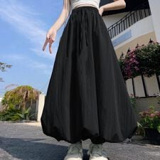 軽やかなマキシ丈バルーンスカート