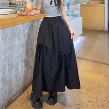 揺れるたび、さりげなく可愛いリボンアクセントギャザーロングスカート