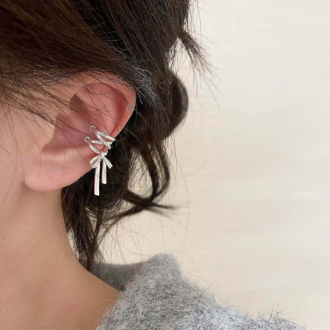 横顔、もっと可愛く。編み上げリボンでつくる“余韻のある甘さ